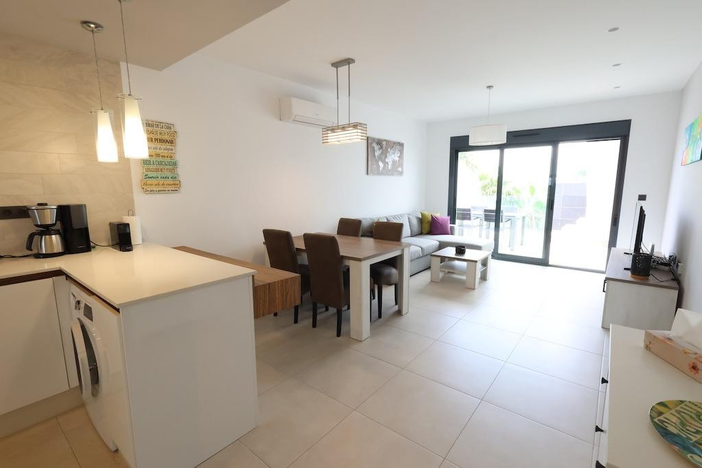 Se vende Bungalow de 2 dormitorios en Costa Blanca, Alicante, España