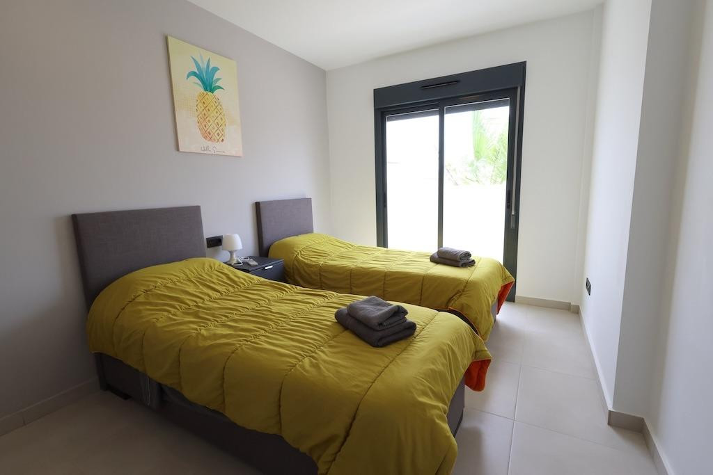 Se vende Bungalow de 2 dormitorios en Costa Blanca, Alicante, España