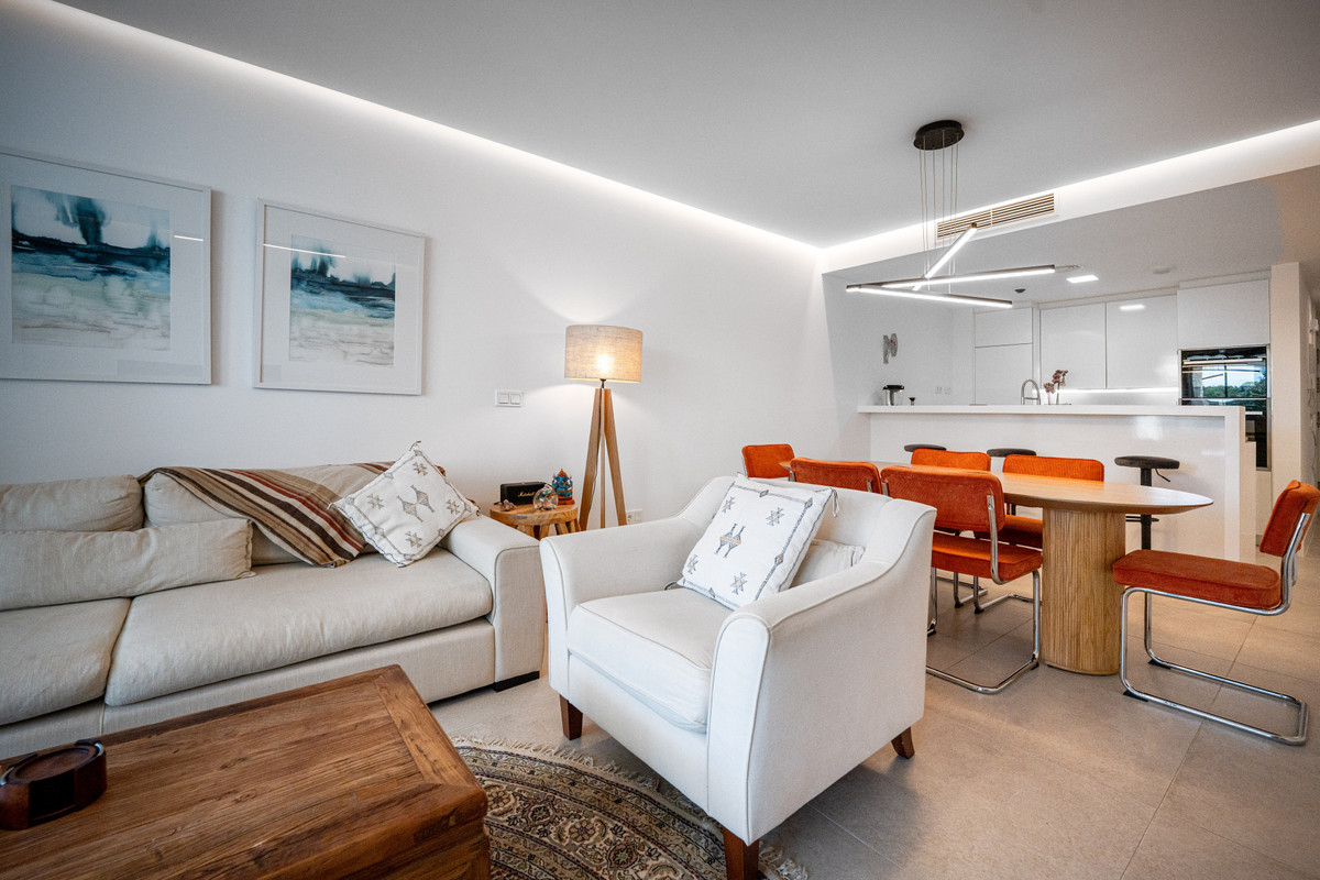 3 Bed Apartment for sale in Cabopino Costa Del Sol, Málaga, Spain