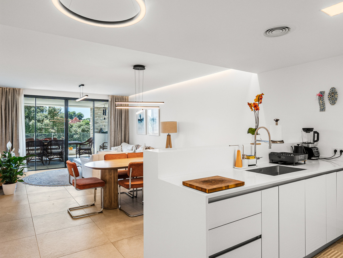 3 Bed Apartment for sale in Cabopino Costa Del Sol, Málaga, Spain