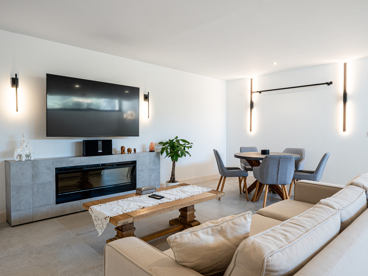 3 Bed Apartment for sale in Cabopino Costa Del Sol, Málaga, Spain