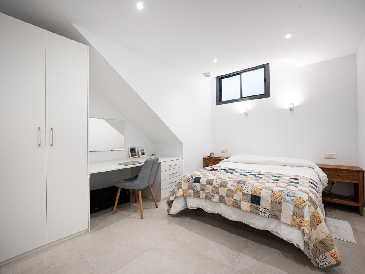 3 Bed Apartment for sale in Cabopino Costa Del Sol, Málaga, Spain
