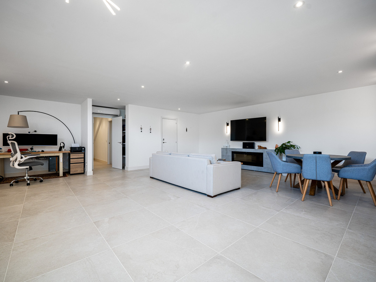3 Bed Apartment for sale in Cabopino Costa Del Sol, Málaga, Spain