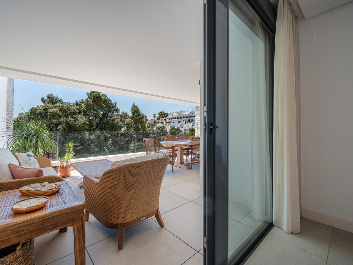 3 Bed Apartment for sale in Cabopino Costa Del Sol, Málaga, Spain