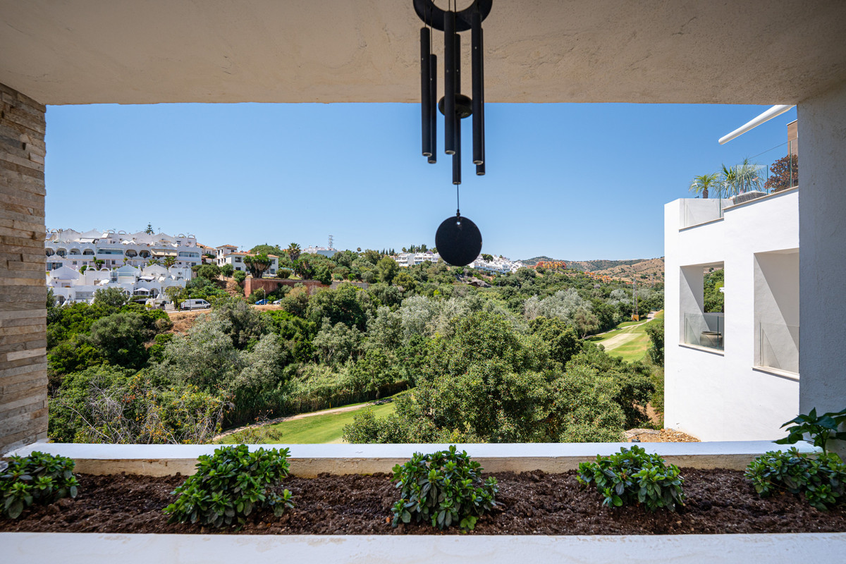 3 Bed Apartment for sale in Cabopino Costa Del Sol, Málaga, Spain
