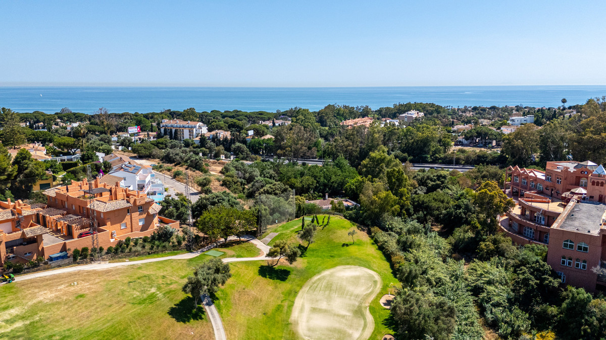 3 Bed Apartment for sale in Cabopino Costa Del Sol, Málaga, Spain