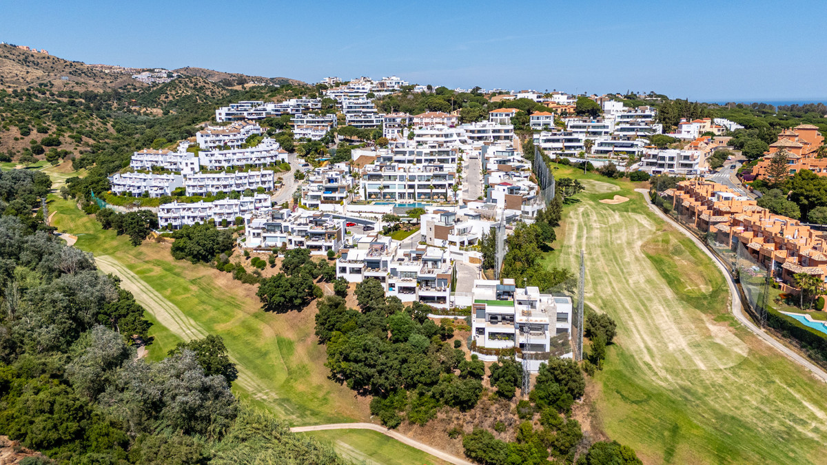 3 Bed Apartment for sale in Cabopino Costa Del Sol, Málaga, Spain