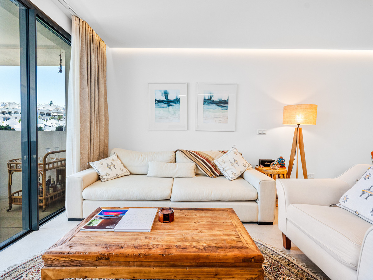 3 Bed Apartment for sale in Cabopino Costa Del Sol, Málaga, Spain