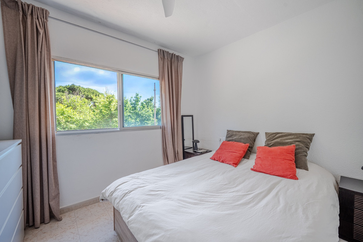 Se vende Apartamento Planta Media de 2 dormitorios en Costa Del Sol, Málaga, España