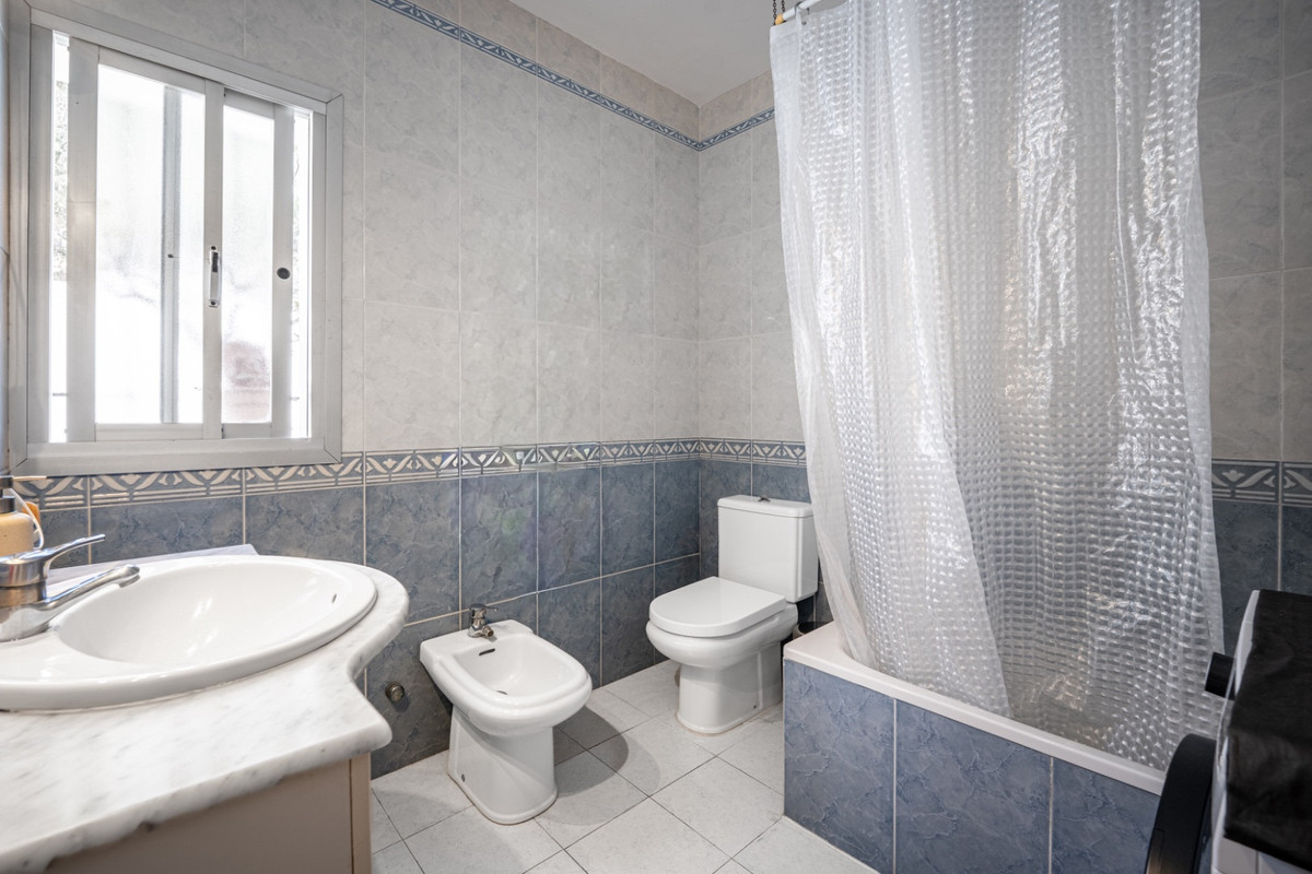 Se vende Apartamento Planta Media de 2 dormitorios en Costa Del Sol, Málaga, España