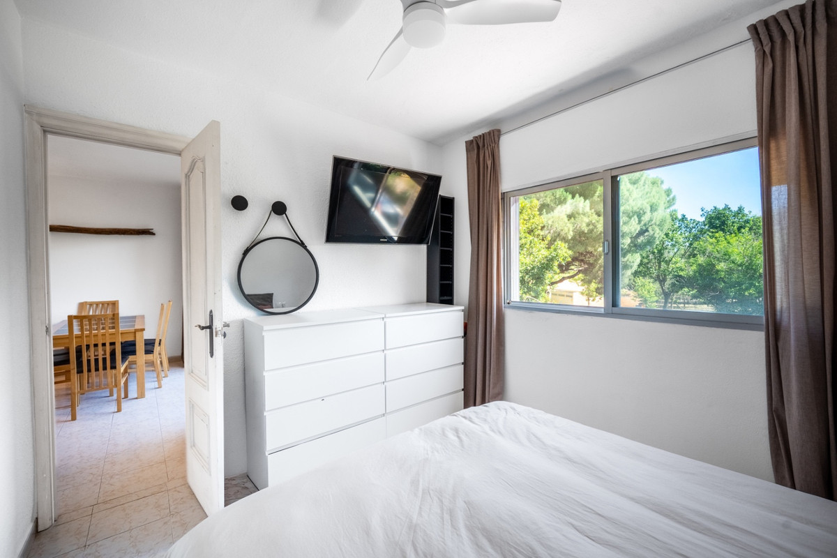 Se vende Apartamento Planta Media de 2 dormitorios en Costa Del Sol, Málaga, España