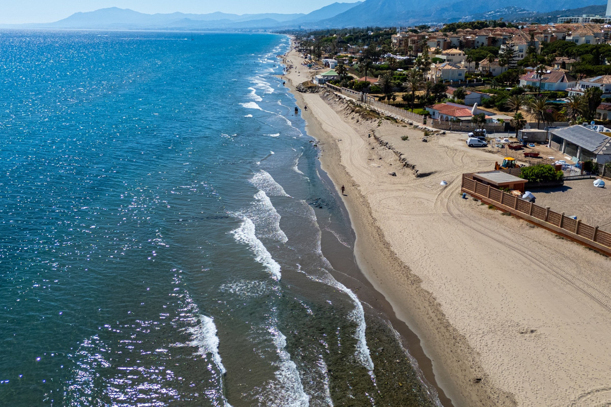 Se vende Apartamento Planta Media de 2 dormitorios en Costa Del Sol, Málaga, España