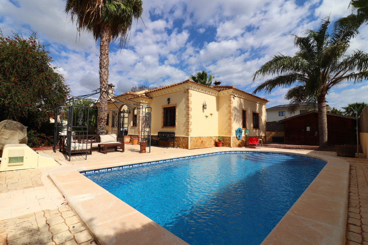 3 Bed Townhouse for sale in Formentera Del Segura Costa Blanca, Alicante, Spain