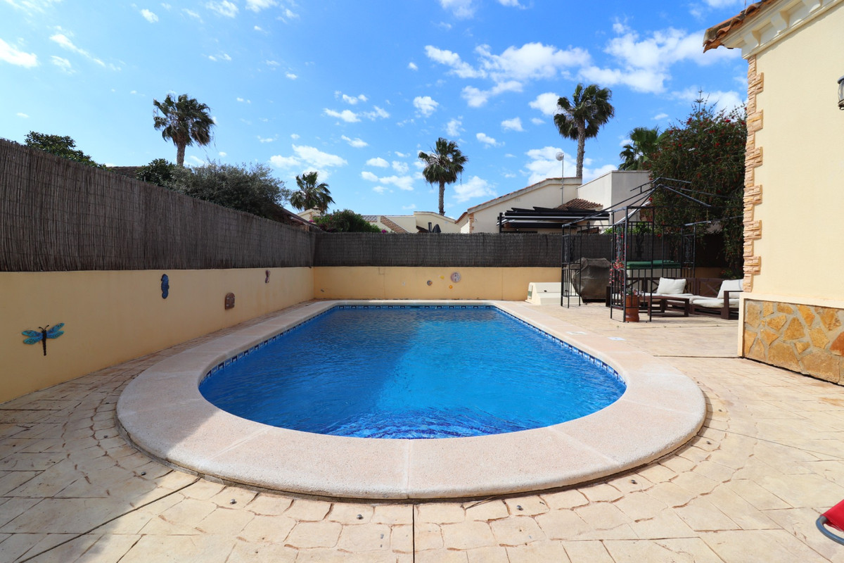 3 Bed Townhouse for sale in Formentera Del Segura Costa Blanca, Alicante, Spain