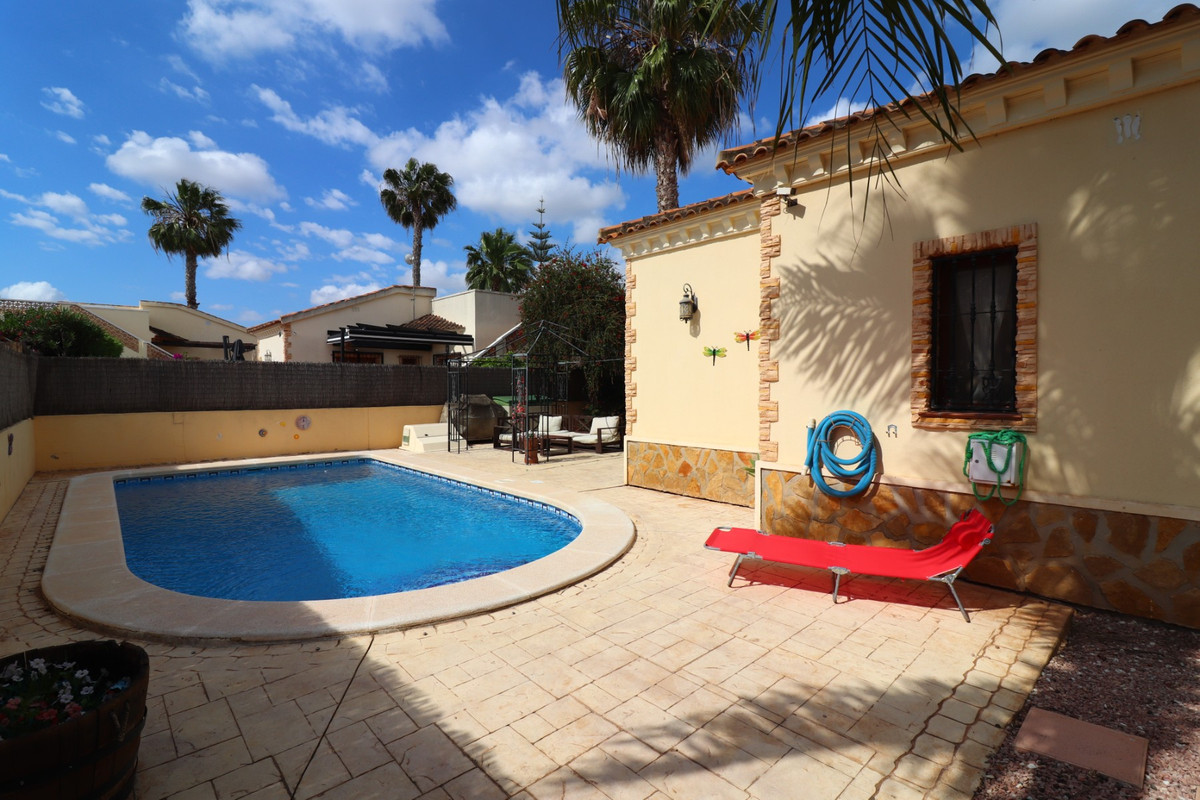 3 Bed Townhouse for sale in Formentera Del Segura Costa Blanca, Alicante, Spain