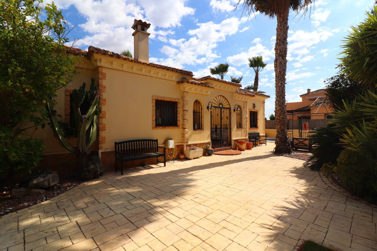 3 Bed Townhouse for sale in Formentera Del Segura Costa Blanca, Alicante, Spain