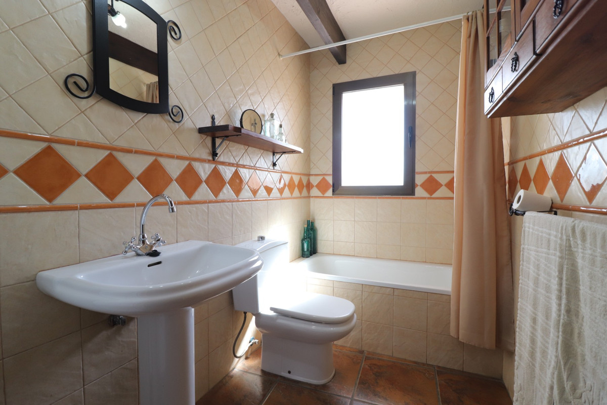 Se vende Villa - Chalet de 4 dormitorios en Costa Blanca, Alicante, España
