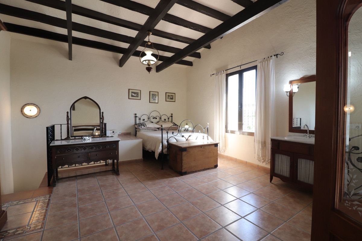 Se vende Villa - Chalet de 4 dormitorios en Costa Blanca, Alicante, España