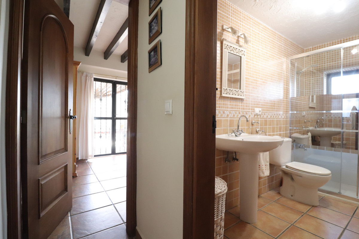 Se vende Villa - Chalet de 4 dormitorios en Costa Blanca, Alicante, España