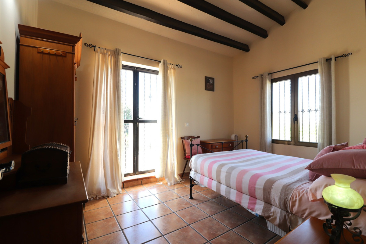 Se vende Villa - Chalet de 4 dormitorios en Costa Blanca, Alicante, España