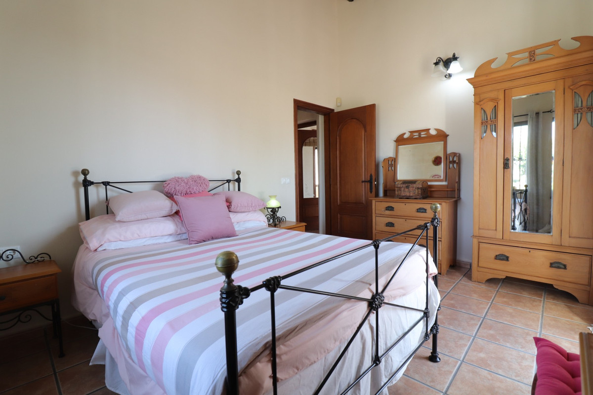 Se vende Villa - Chalet de 4 dormitorios en Costa Blanca, Alicante, España