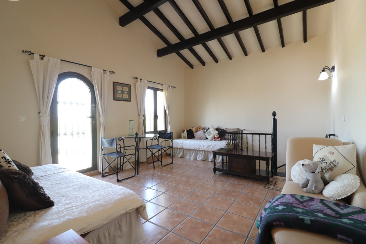 Se vende Villa - Chalet de 4 dormitorios en Costa Blanca, Alicante, España