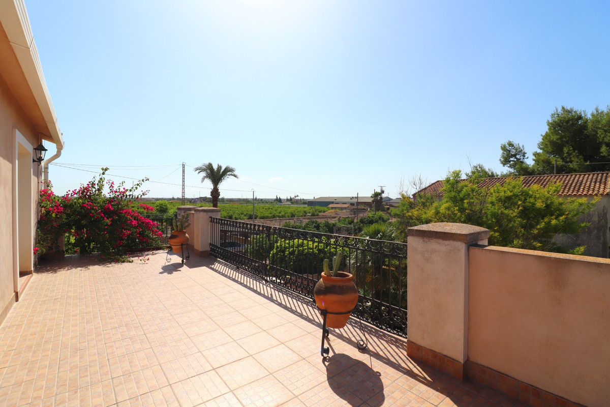 Se vende Villa - Chalet de 4 dormitorios en Costa Blanca, Alicante, España