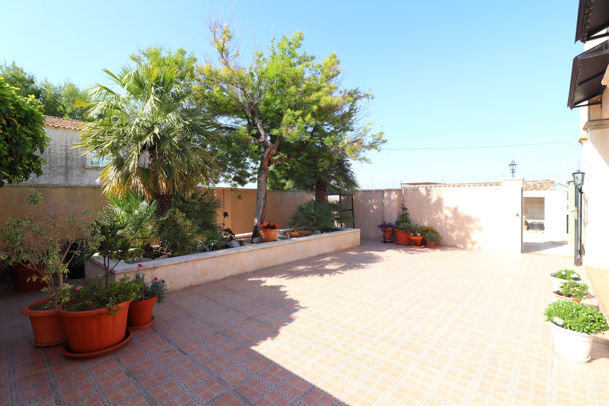 Se vende Villa - Chalet de 4 dormitorios en Costa Blanca, Alicante, España