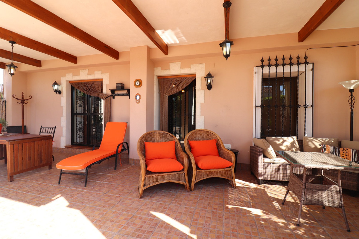 Se vende Villa - Chalet de 4 dormitorios en Costa Blanca, Alicante, España