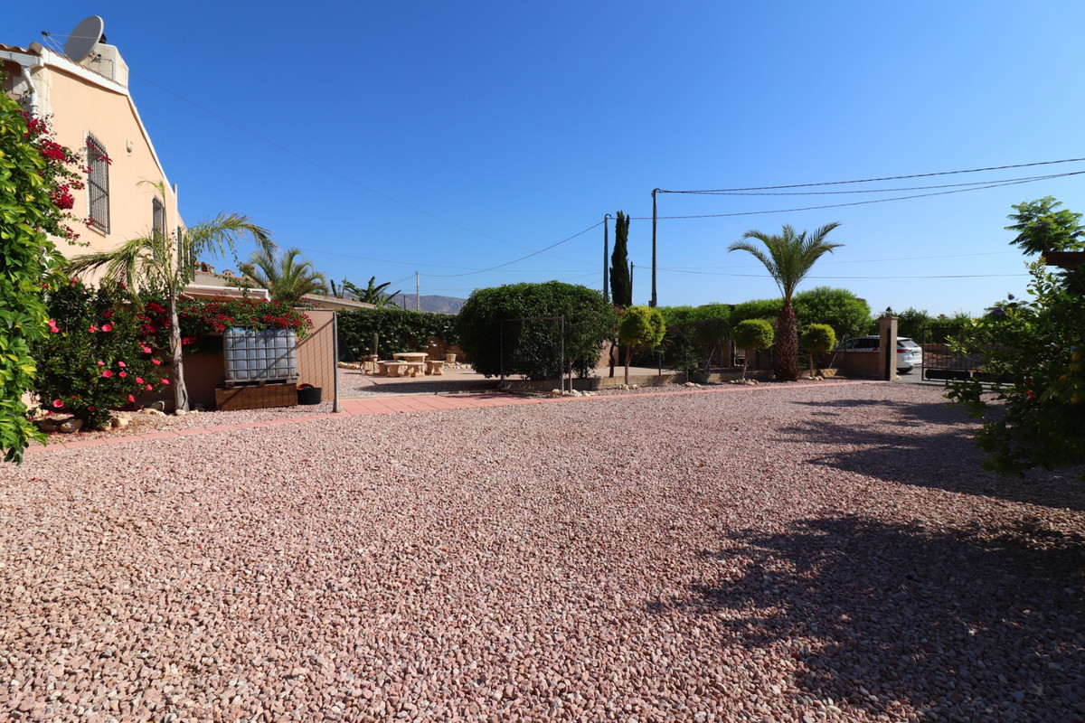 Se vende Villa - Chalet de 4 dormitorios en Costa Blanca, Alicante, España