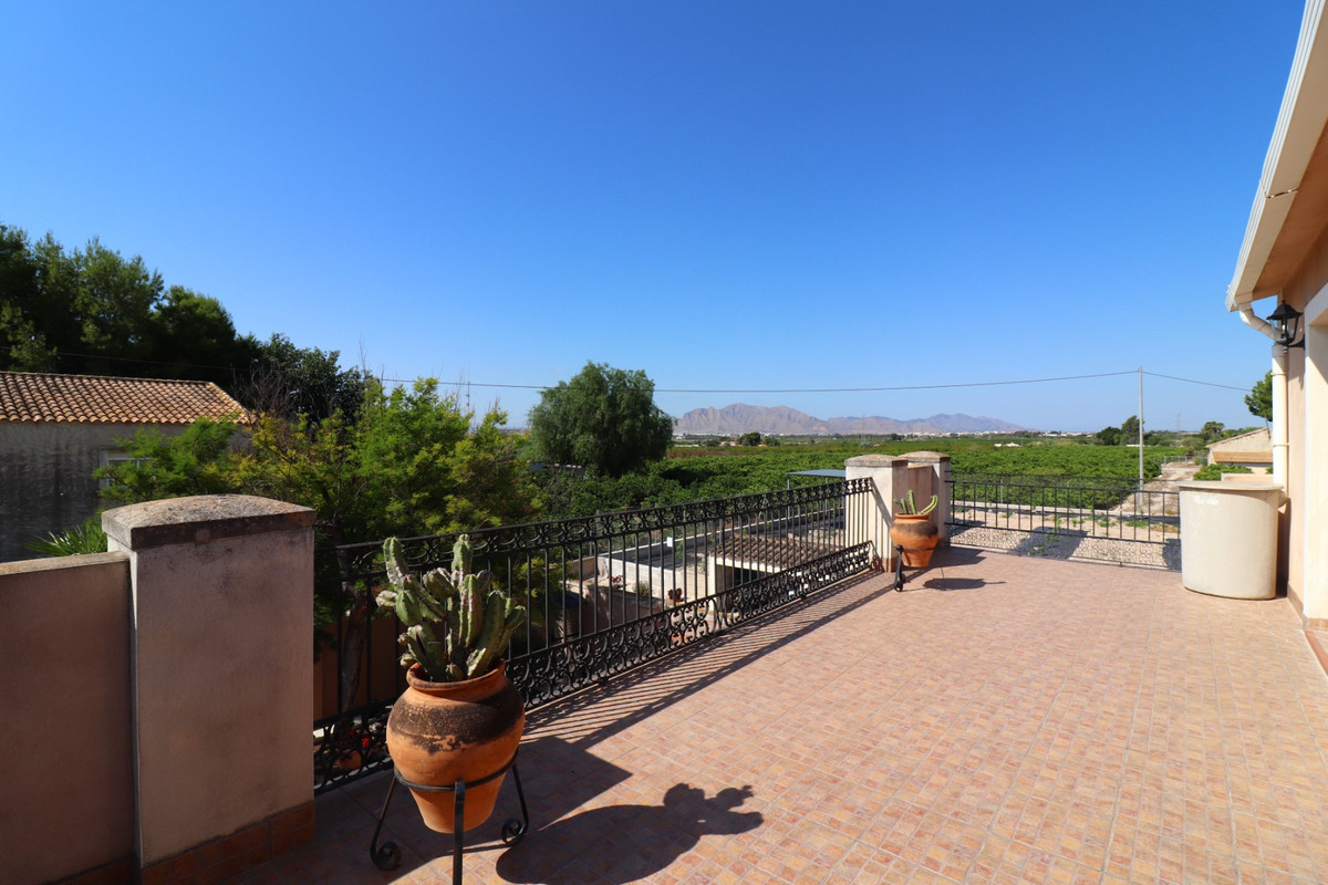 Se vende Villa - Chalet de 4 dormitorios en Costa Blanca, Alicante, España