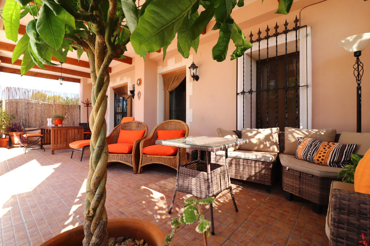 Se vende Villa - Chalet de 4 dormitorios en Costa Blanca, Alicante, España