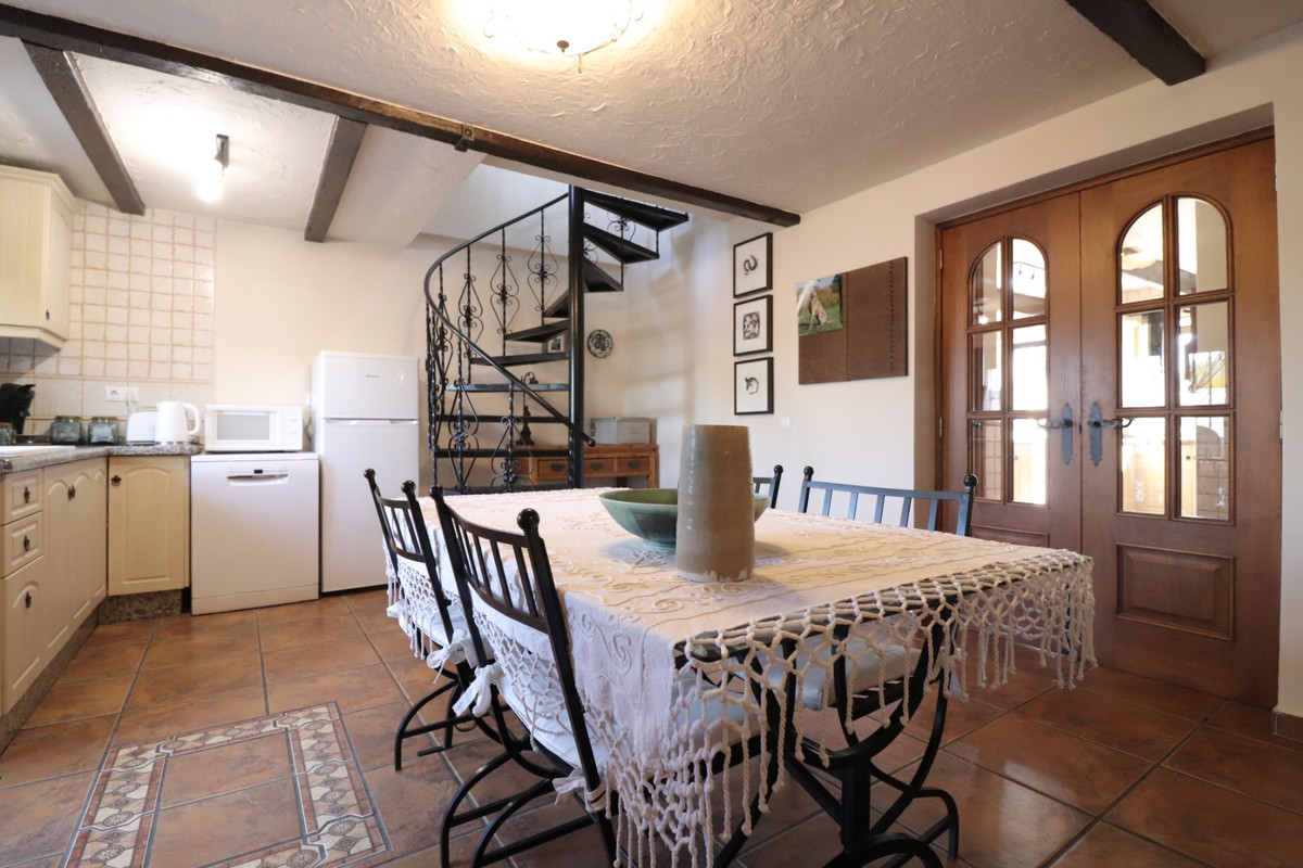 Se vende Villa - Chalet de 4 dormitorios en Costa Blanca, Alicante, España