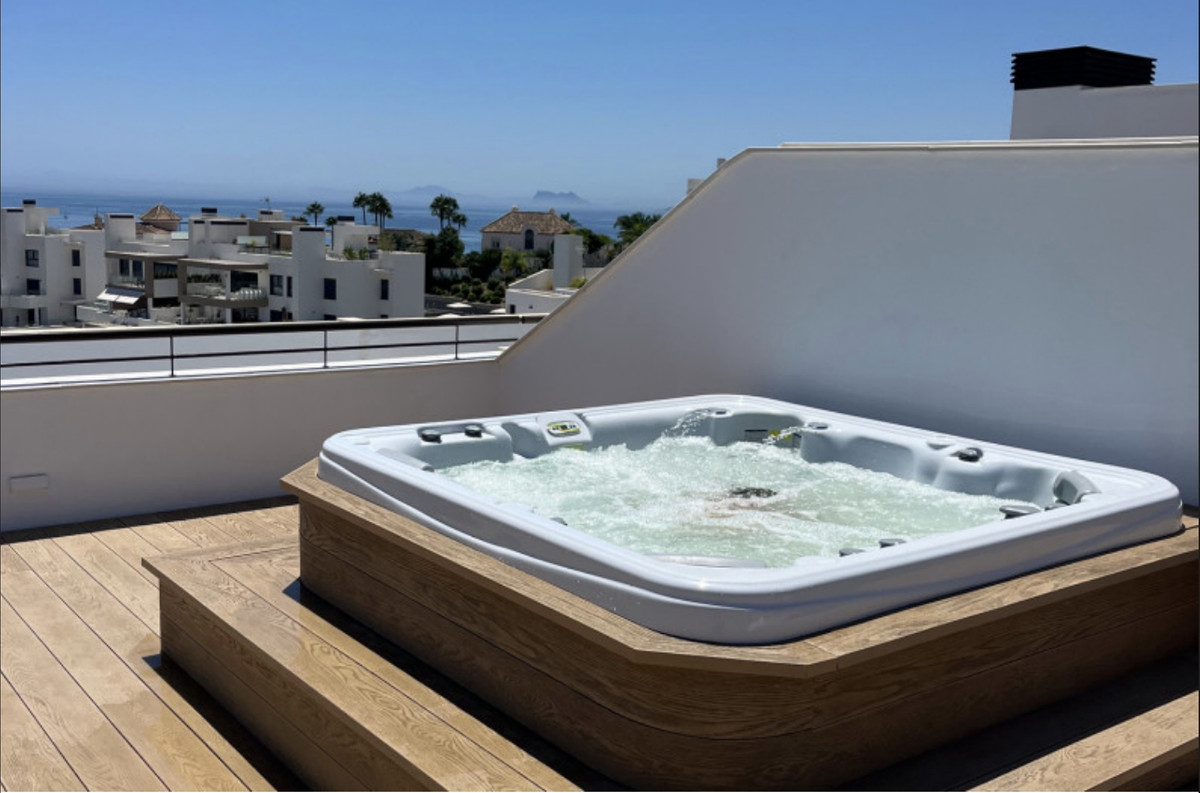 3 Bed Apartment for sale in Estepona Costa Del Sol, Málaga, Spain
