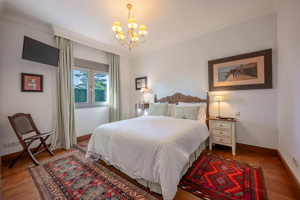 5 Bed Townhouse for sale in Los Monteros Costa Del Sol, Málaga, Spain