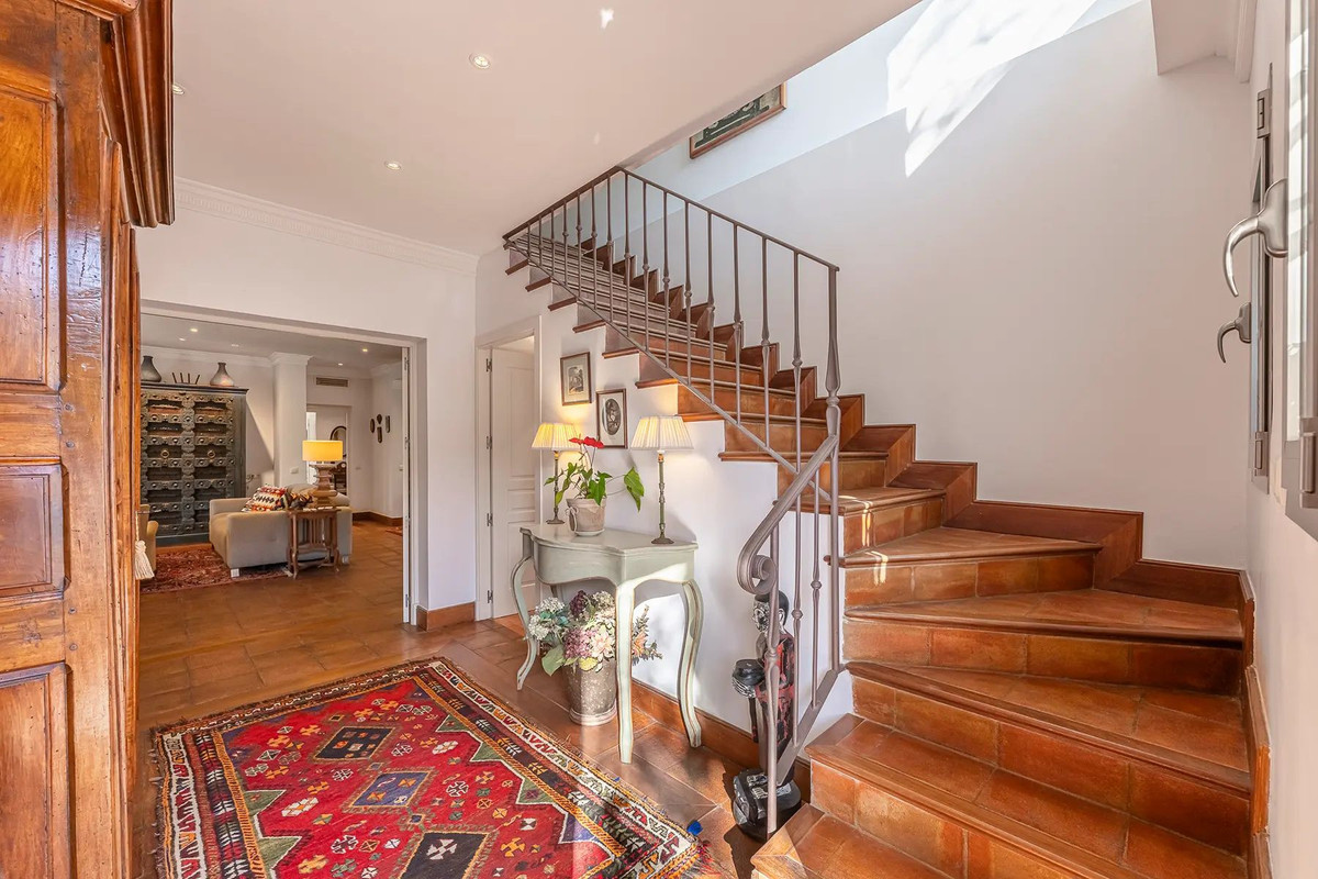 5 Bed Townhouse for sale in Los Monteros Costa Del Sol, Málaga, Spain