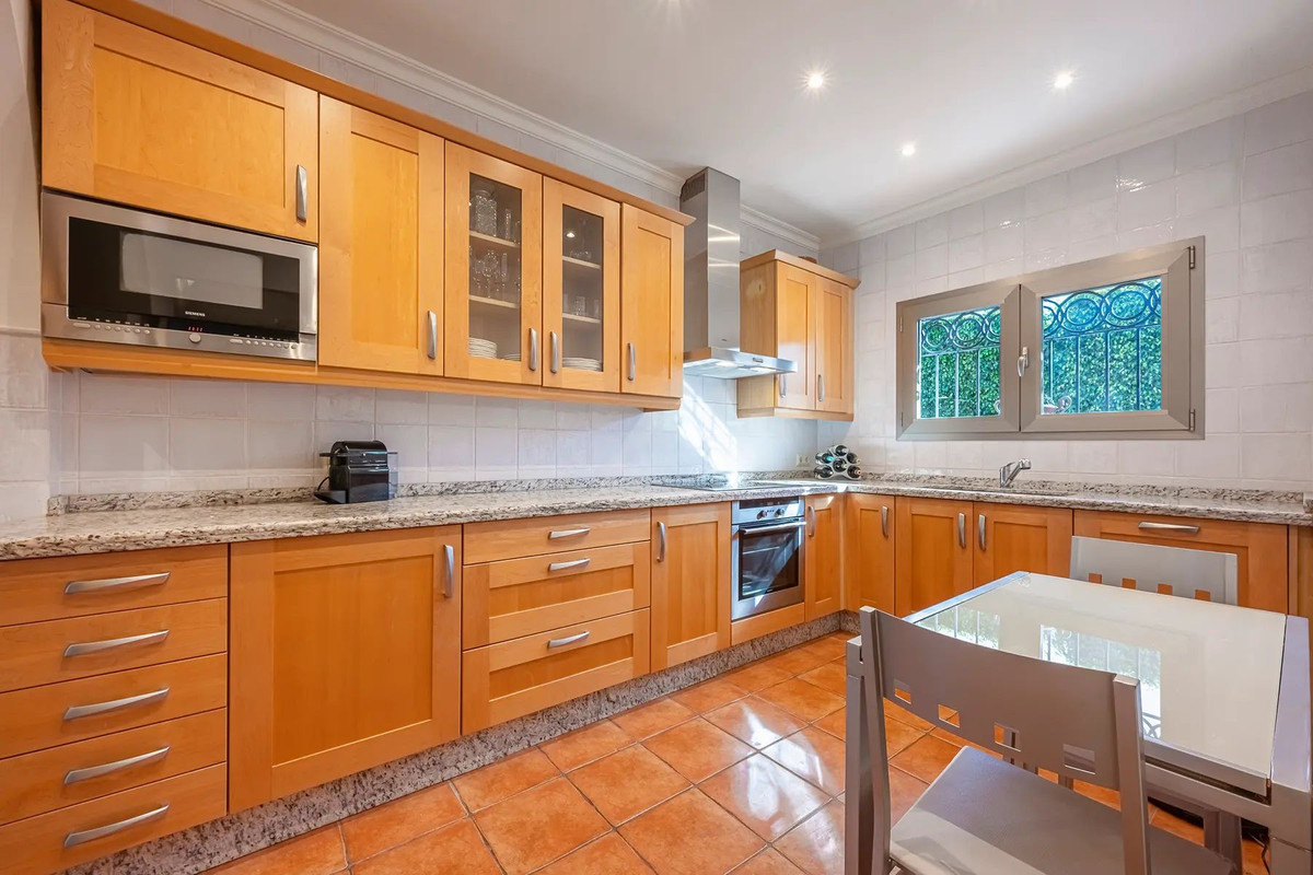 5 Bed Townhouse for sale in Los Monteros Costa Del Sol, Málaga, Spain