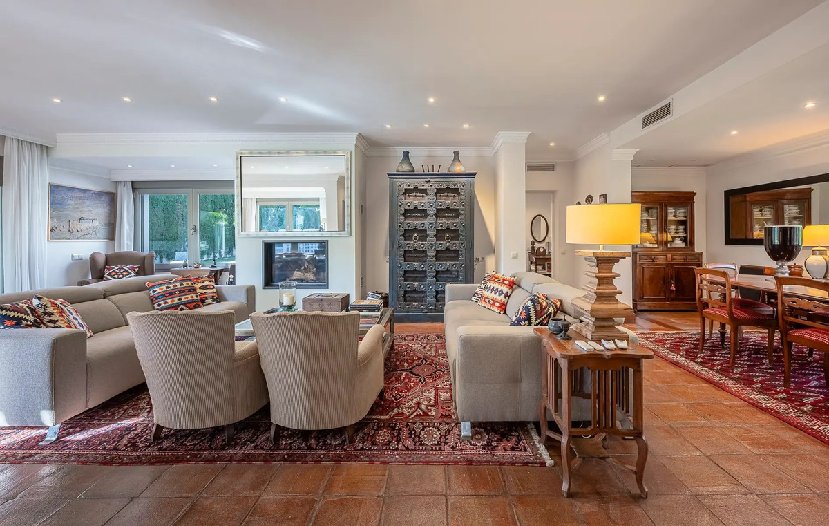 5 Bed Townhouse for sale in Los Monteros Costa Del Sol, Málaga, Spain