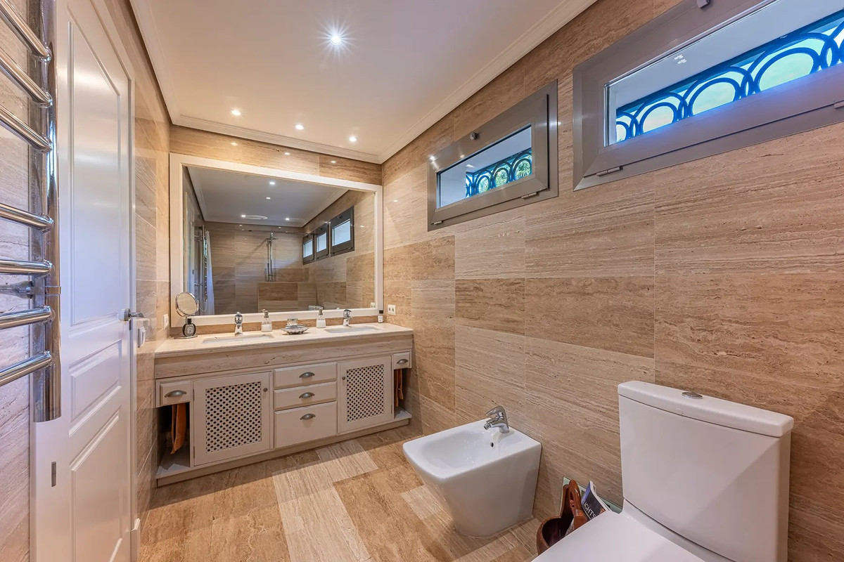5 Bed Townhouse for sale in Los Monteros Costa Del Sol, Málaga, Spain