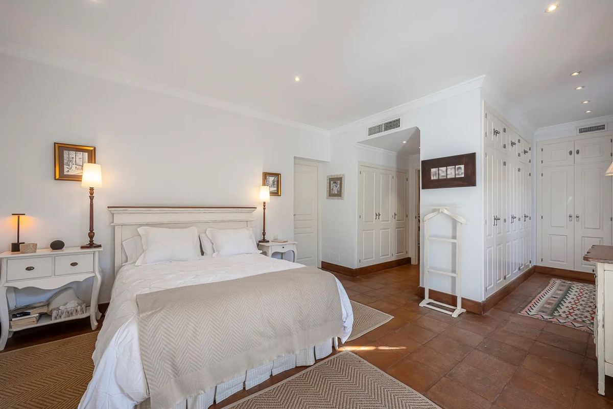 5 Bed Townhouse for sale in Los Monteros Costa Del Sol, Málaga, Spain