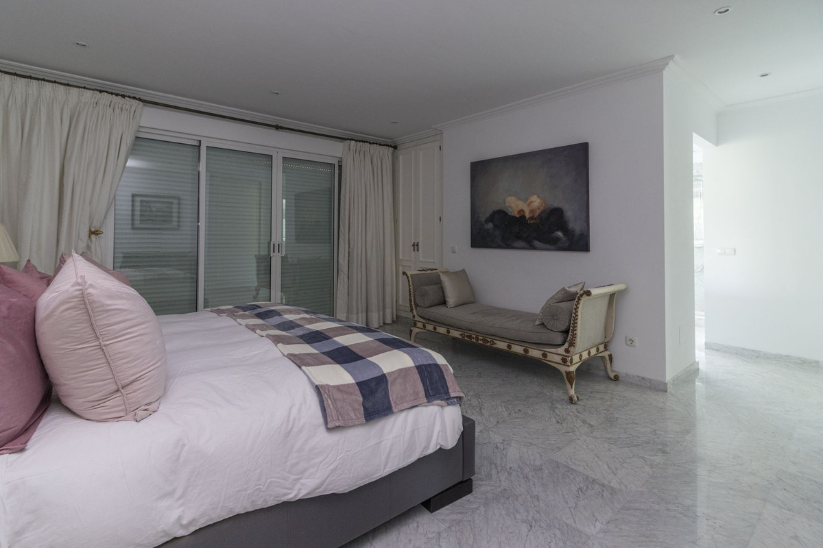 5 Bed Townhouse for sale in Los Monteros Costa Del Sol, Málaga, Spain