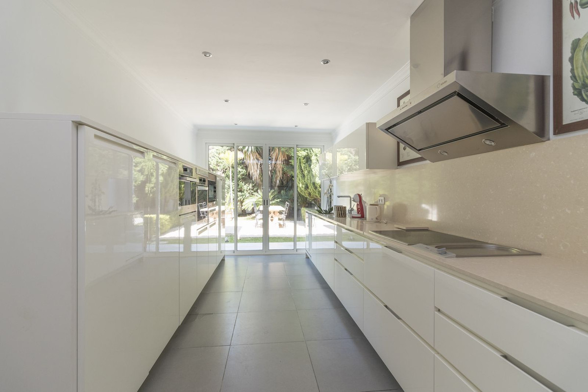 5 Bed Townhouse for sale in Los Monteros Costa Del Sol, Málaga, Spain