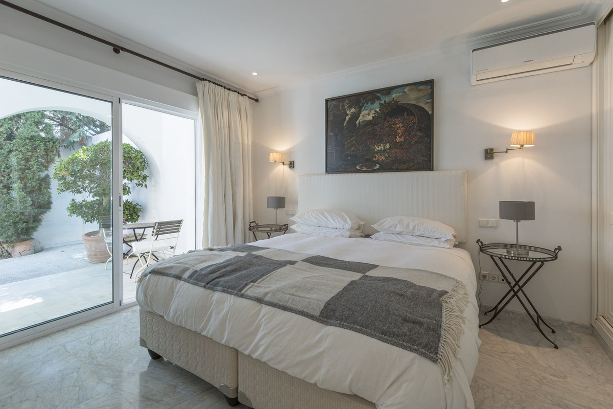 5 Bed Townhouse for sale in Los Monteros Costa Del Sol, Málaga, Spain