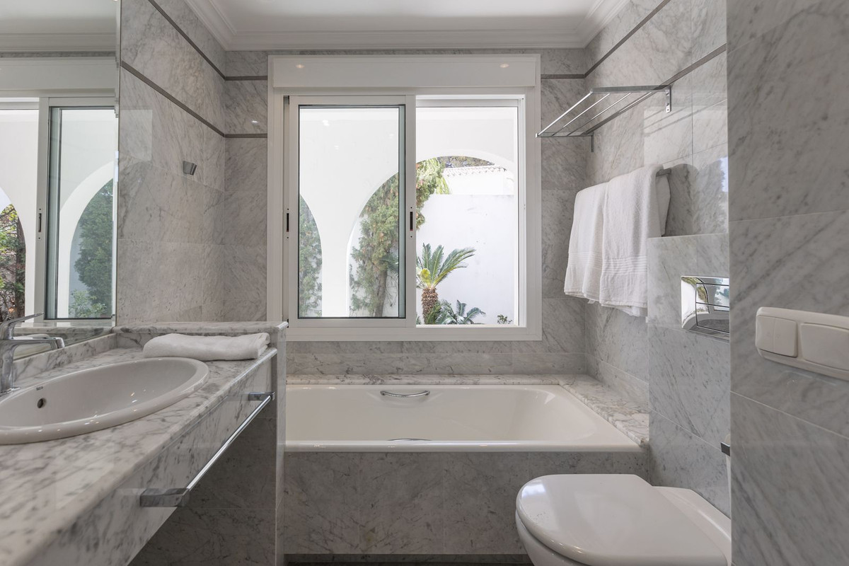 5 Bed Townhouse for sale in Los Monteros Costa Del Sol, Málaga, Spain