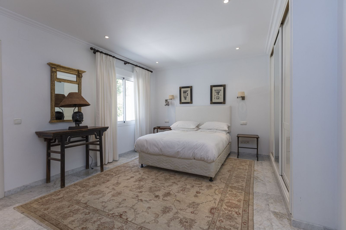 5 Bed Townhouse for sale in Los Monteros Costa Del Sol, Málaga, Spain