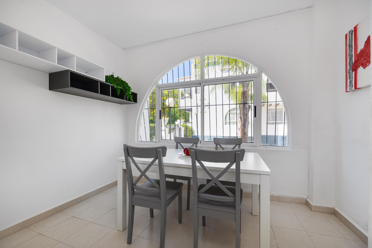 Se vende Bungalow de 2 dormitorios en Costa Blanca, Alicante, España