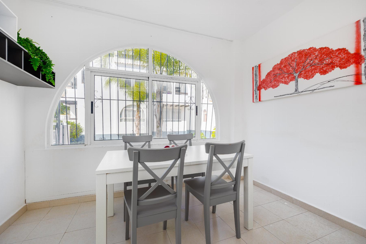 Se vende Bungalow de 2 dormitorios en Costa Blanca, Alicante, España
