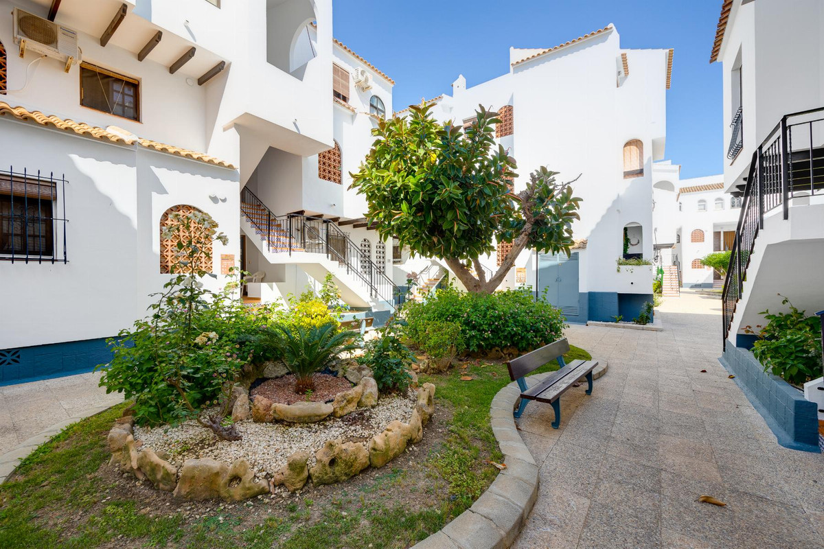 Se vende Bungalow de 2 dormitorios en Costa Blanca, Alicante, España