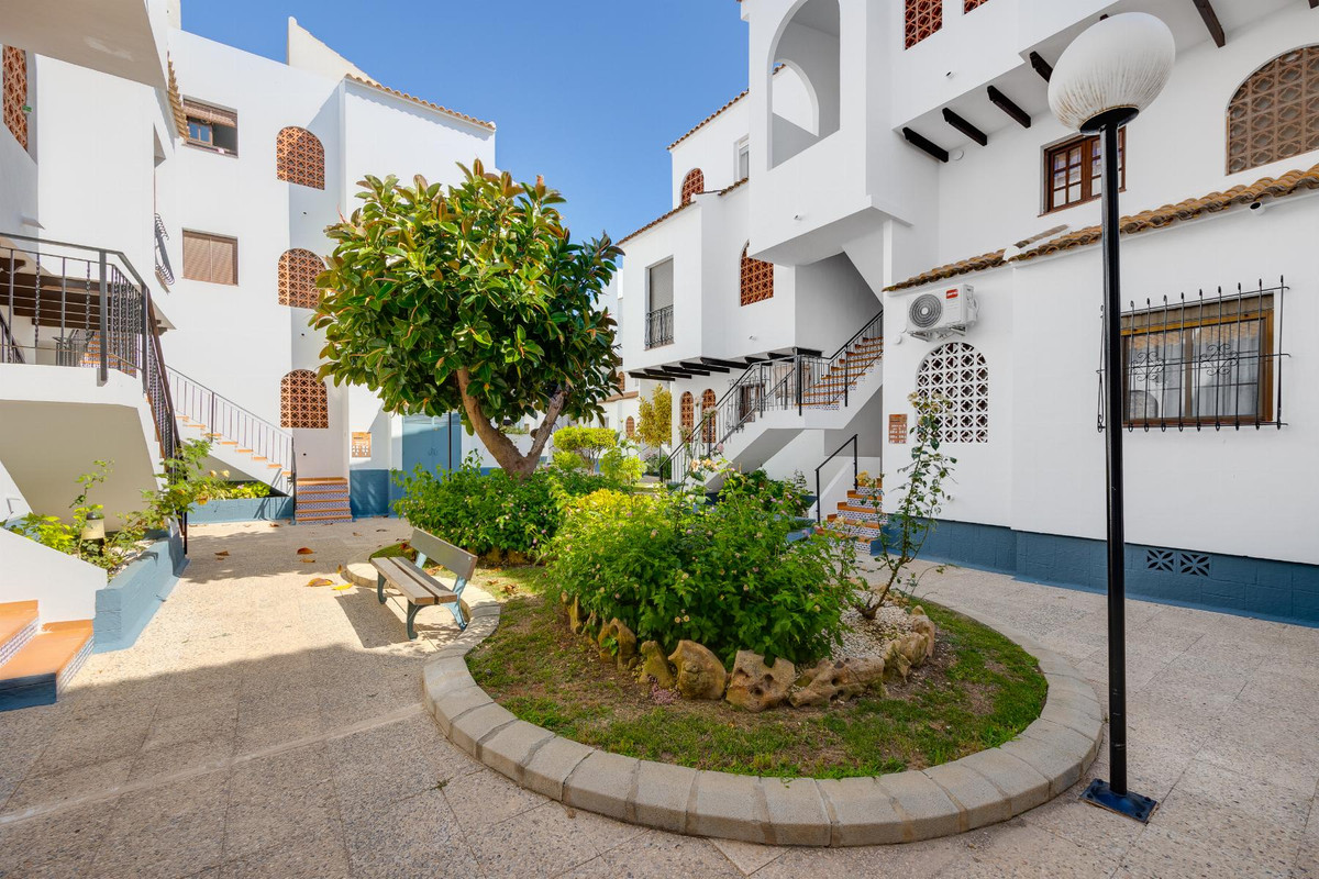 Se vende Bungalow de 2 dormitorios en Costa Blanca, Alicante, España