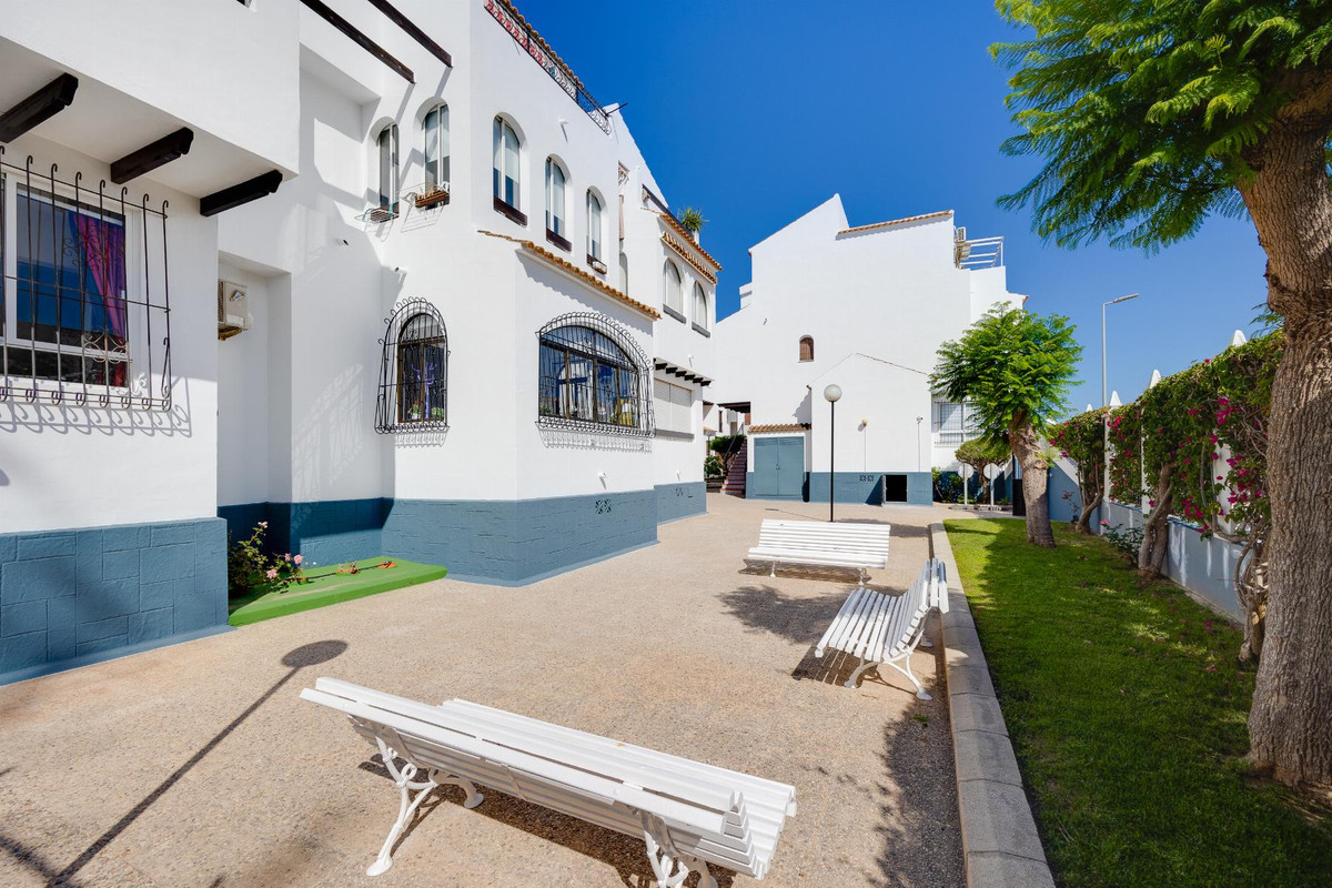 Se vende Bungalow de 2 dormitorios en Costa Blanca, Alicante, España